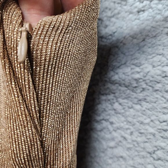 DAVID MEISTER Women's Size 2 Gold Metallic One Shoulder Long Formal Dress - Picture 5 of 9